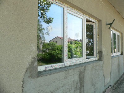 okno s otevíravou a pevně zasklenou částí